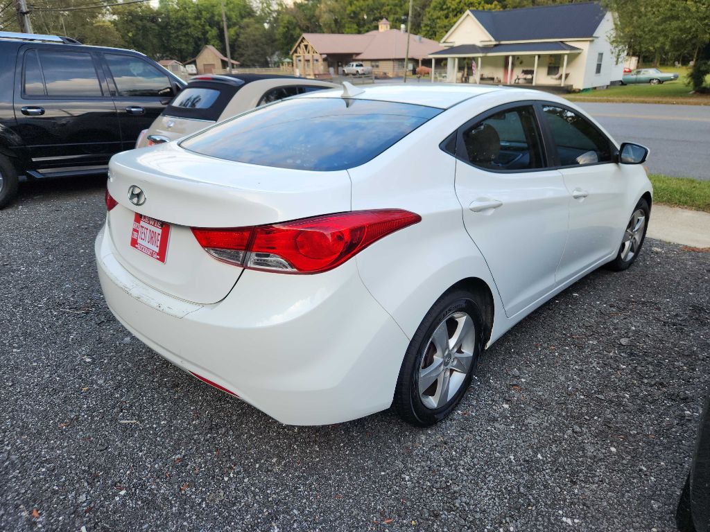 2012 Hyundai Elantra Image 3