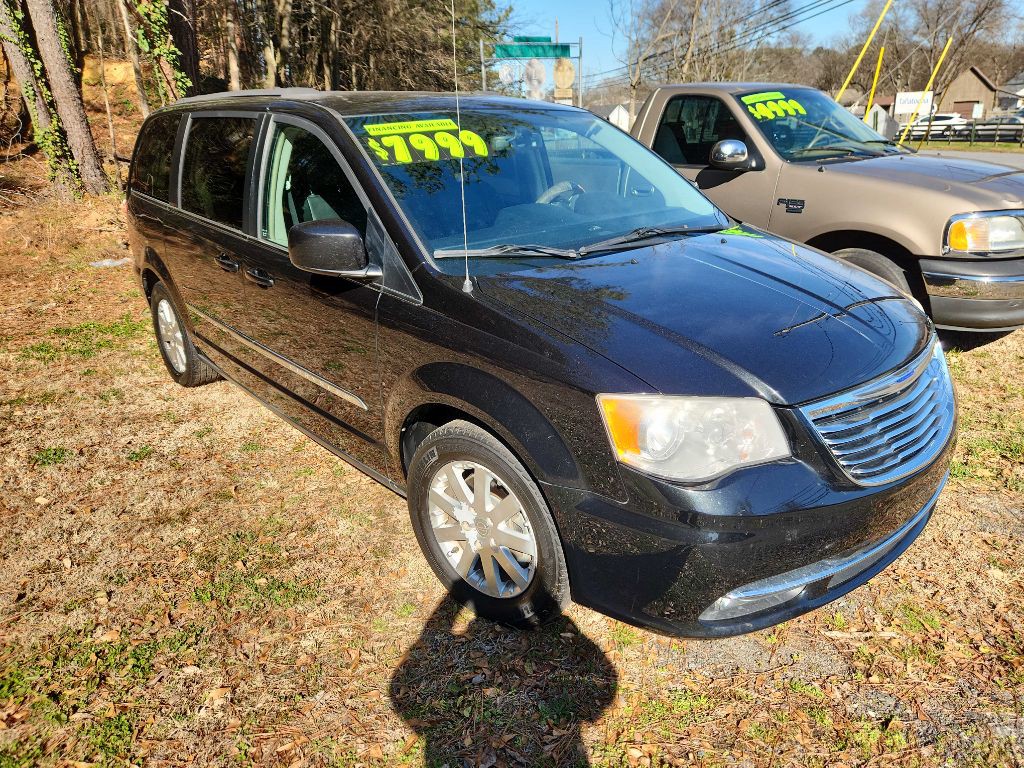2014 Chrysler Town & Country Image 4