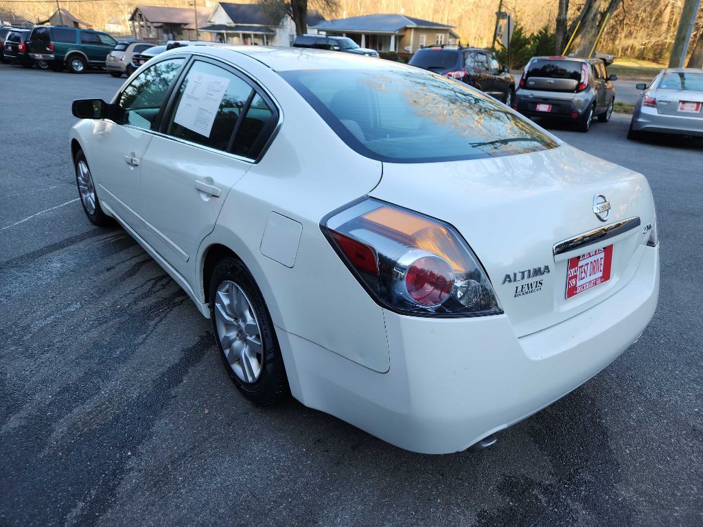 2009 Nissan Altima Image 2
