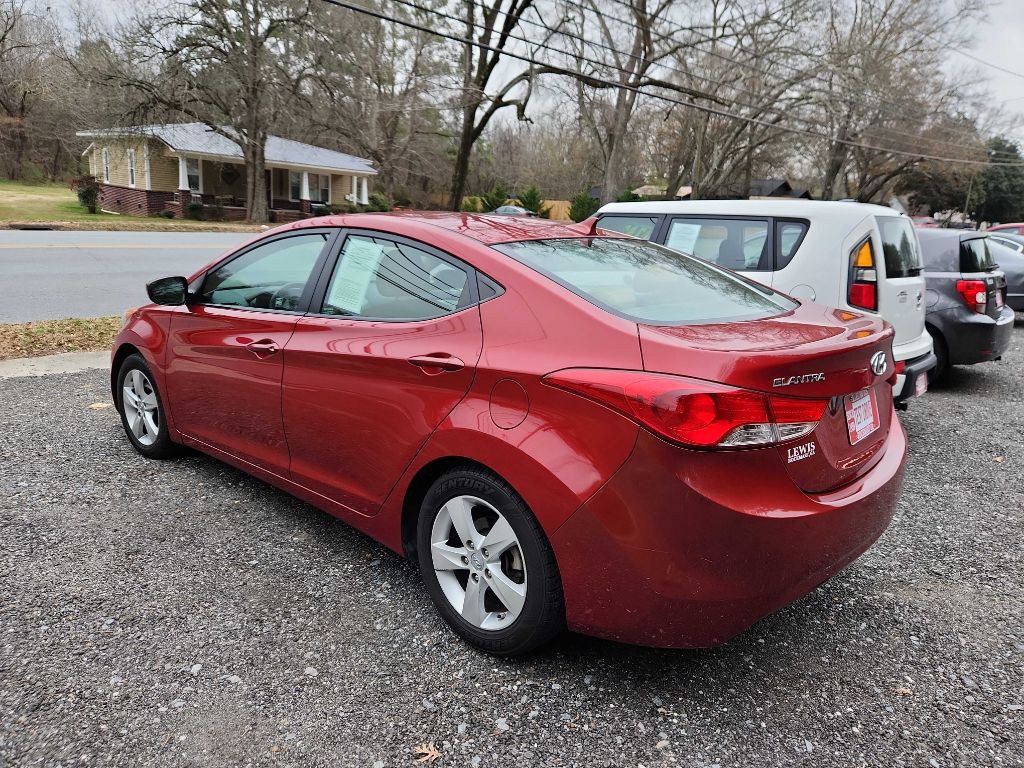 2013 Hyundai Elantra Image 2