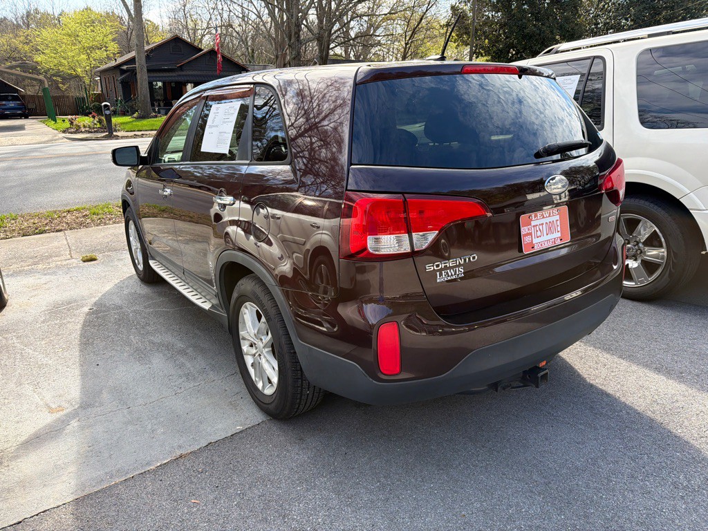2015 Kia Sorento Image 2