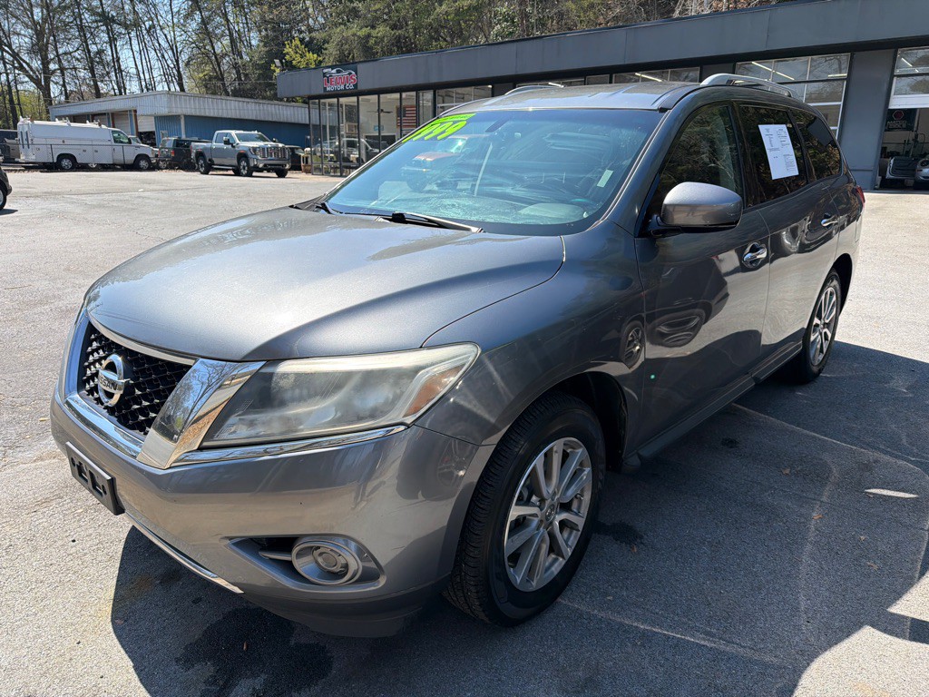 2016 Nissan Pathfinder Image 1