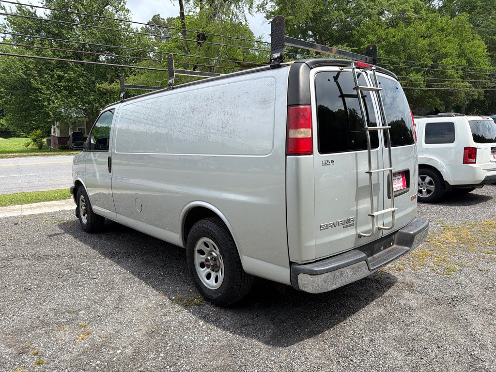 2014 GMC Savana Image 2