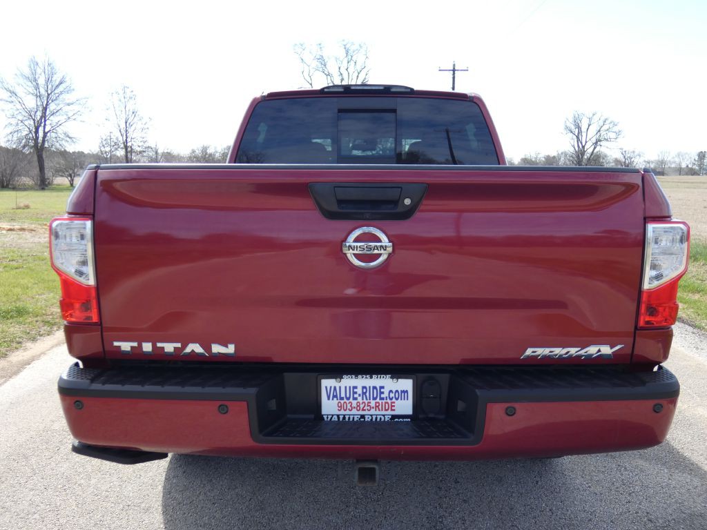 2017 Nissan Titan Image 2