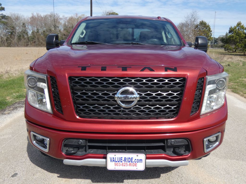 2017 Nissan Titan Image 5