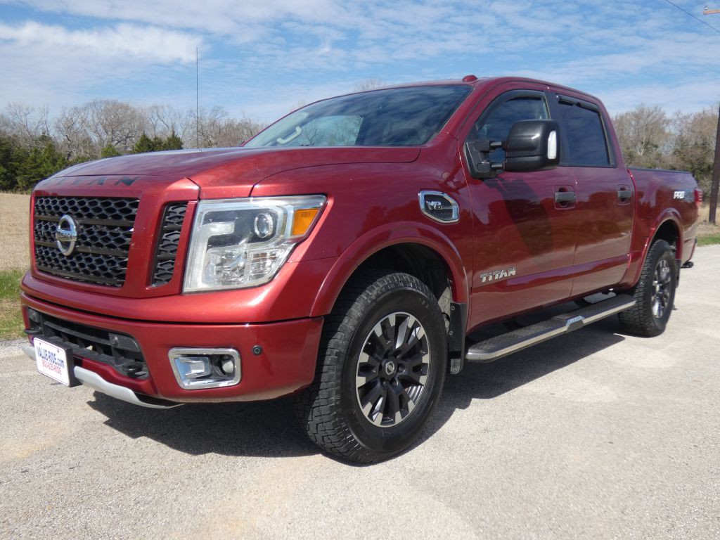 2017 Nissan Titan Image 6