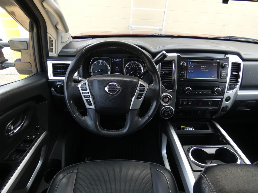 2017 Nissan Titan Image 7