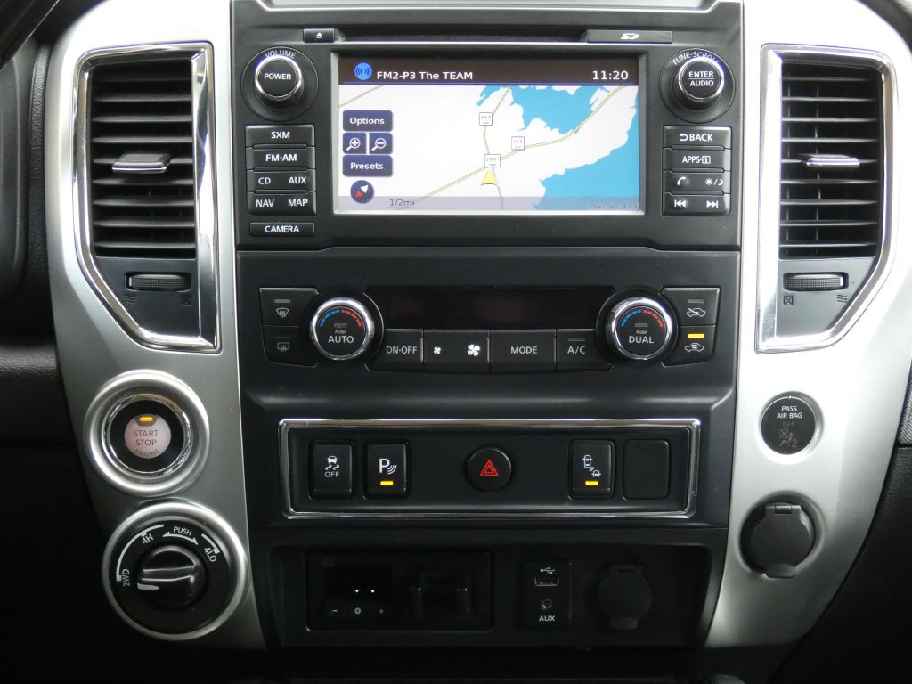 2017 Nissan Titan Image 8
