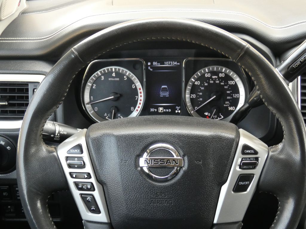 2017 Nissan Titan Image 9