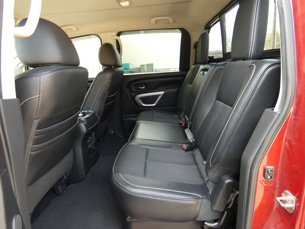 2017 Nissan Titan Image 13