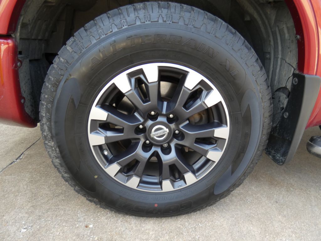 2017 Nissan Titan Image 23