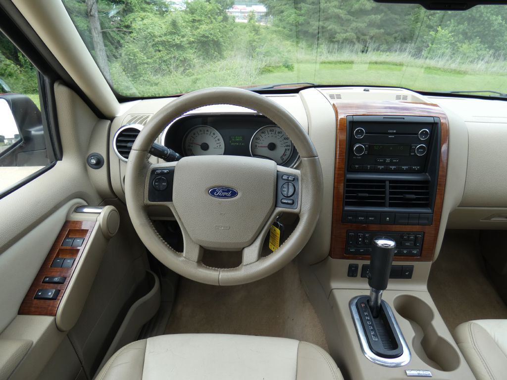 2010 Ford Explorer Image 8