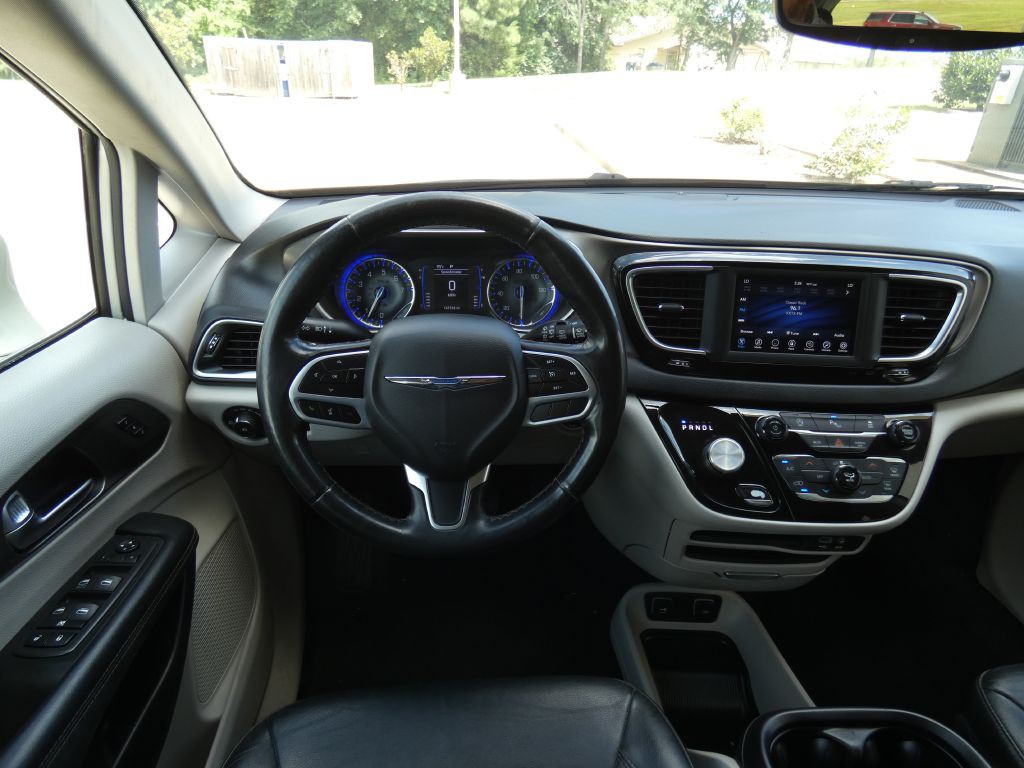 2020 Chrysler Pacifica Image 7