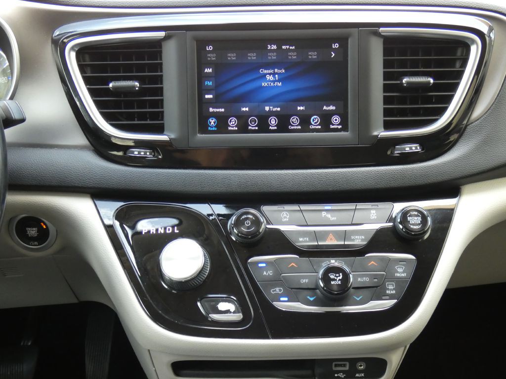 2020 Chrysler Pacifica Image 8