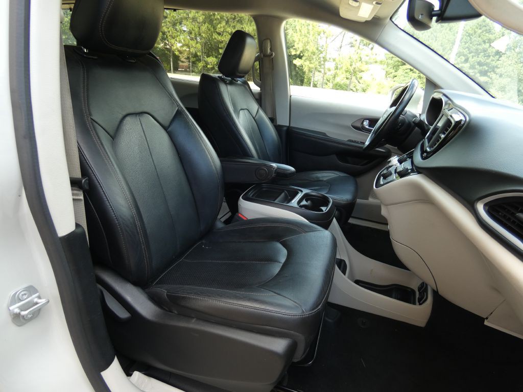 2020 Chrysler Pacifica Image 12