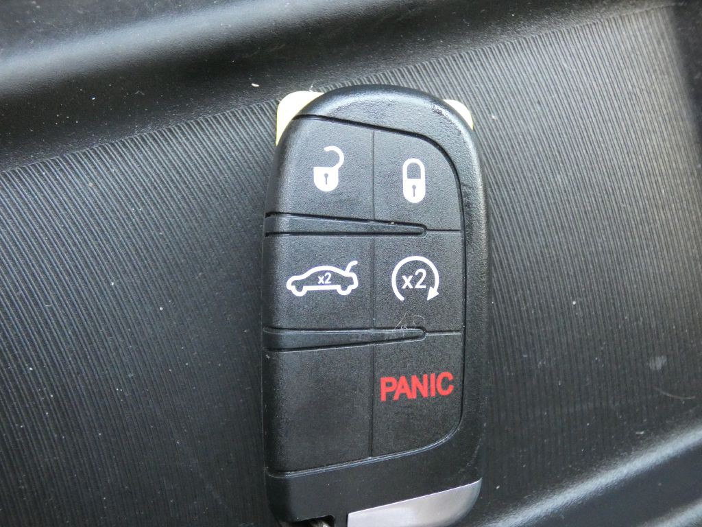 2020 Chrysler Pacifica Image 19