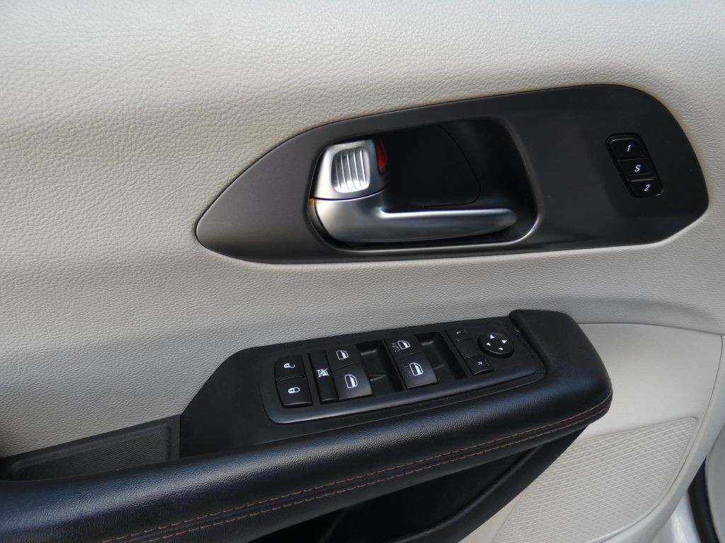 2020 Chrysler Pacifica Image 20