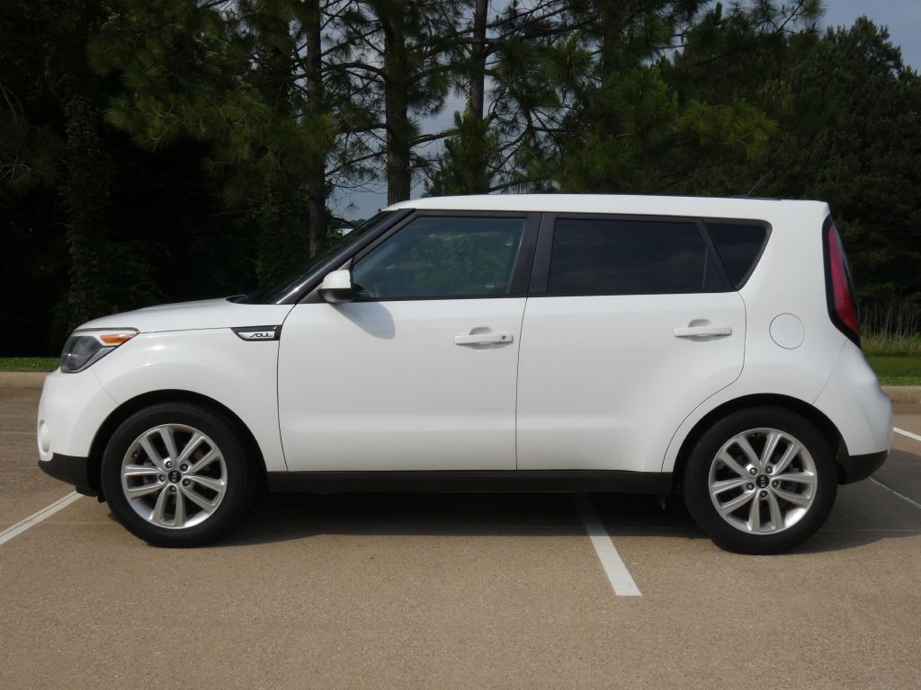 2017 Kia Soul Image 2