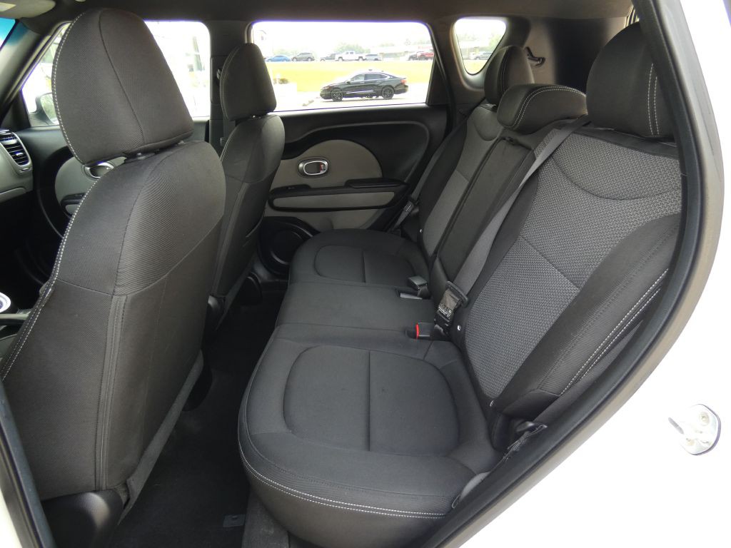 2017 Kia Soul Image 14