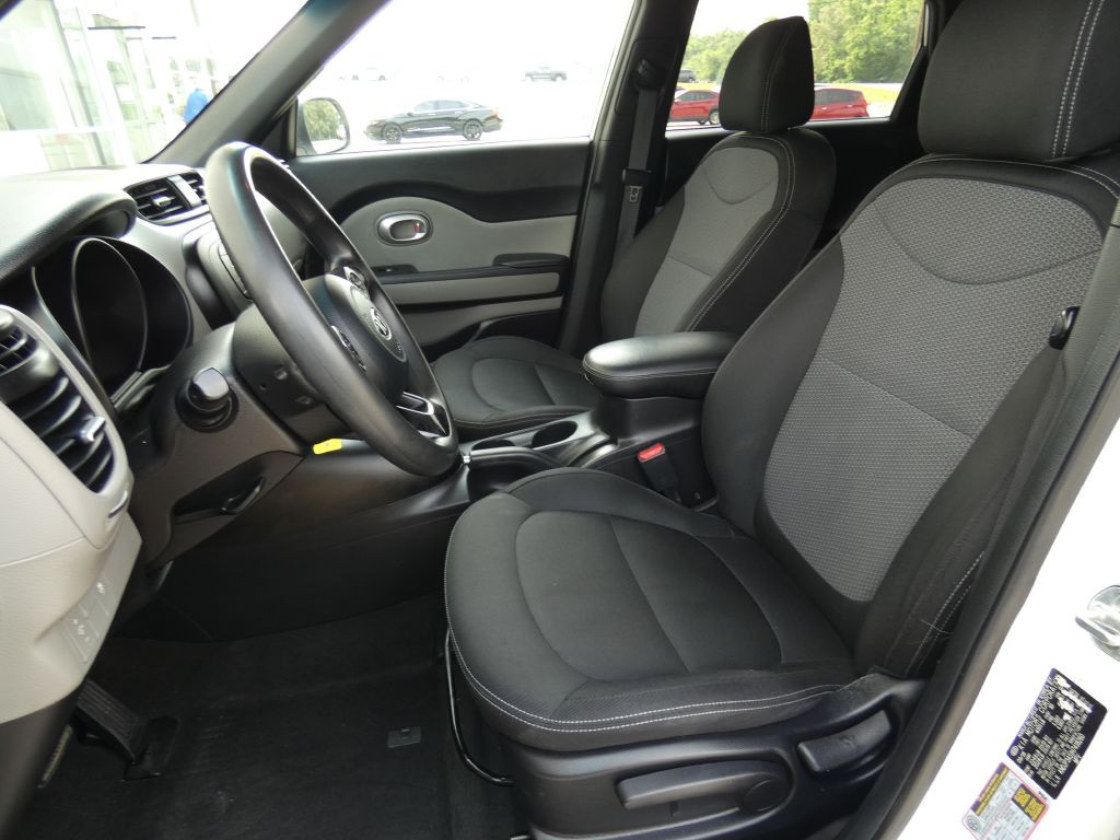 2017 Kia Soul Image 12