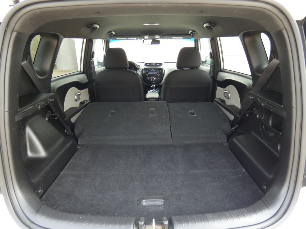 2017 Kia Soul Image 17