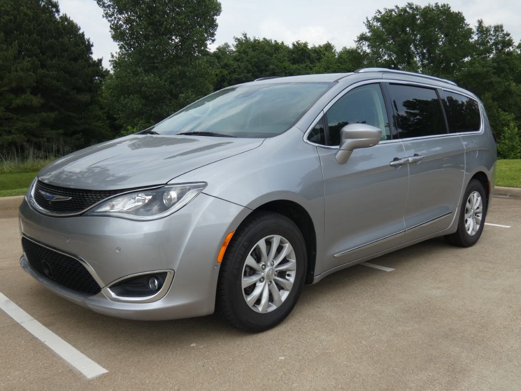 2018 Chrysler Pacifica Image 6