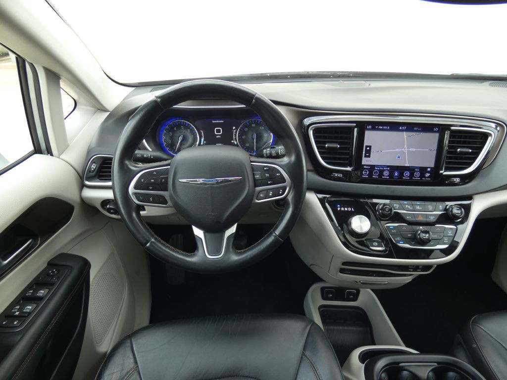 2018 Chrysler Pacifica Image 7