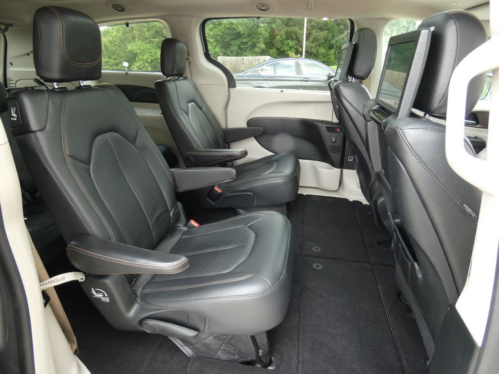 2018 Chrysler Pacifica Image 14