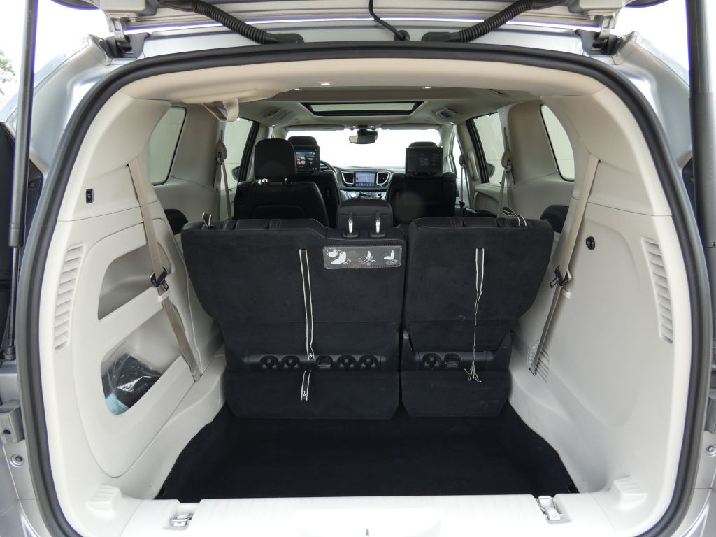 2018 Chrysler Pacifica Image 16