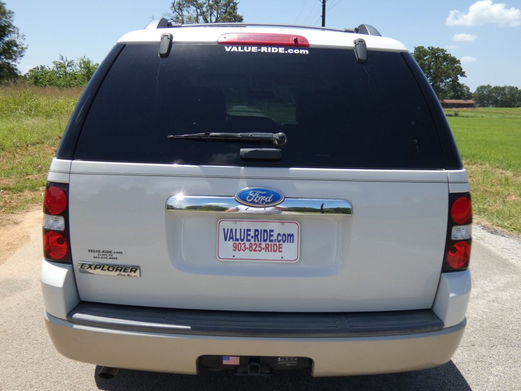 2010 Ford Explorer Image 2