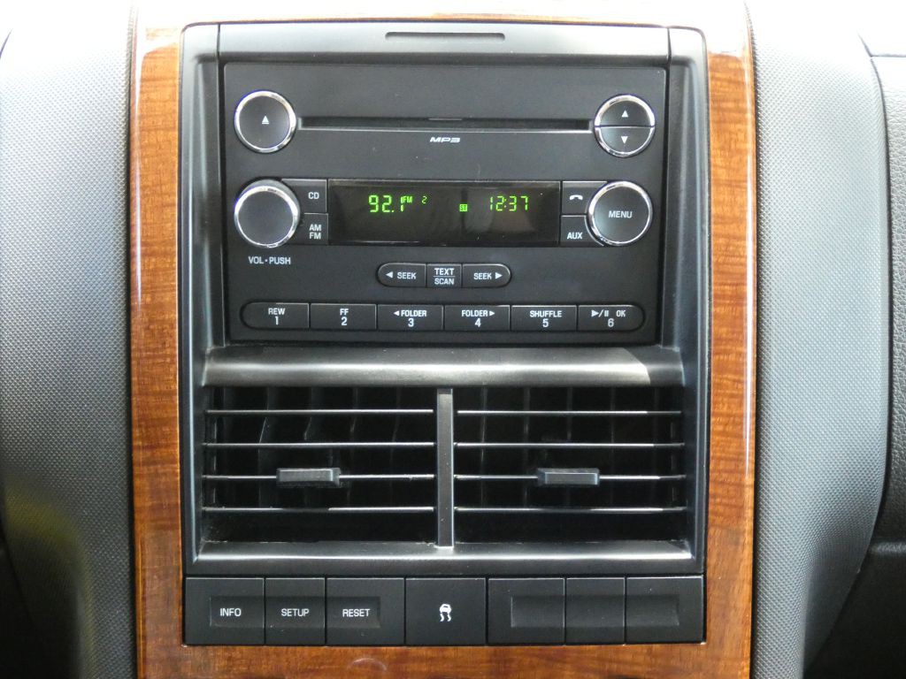 2010 Ford Explorer Image 8