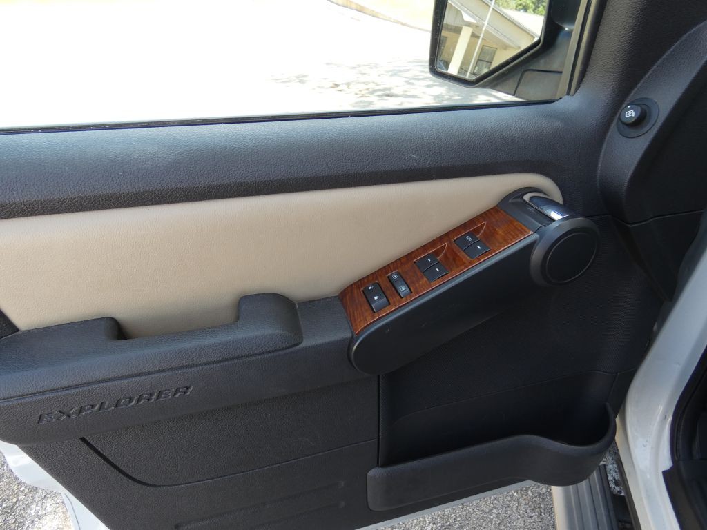 2010 Ford Explorer Image 10