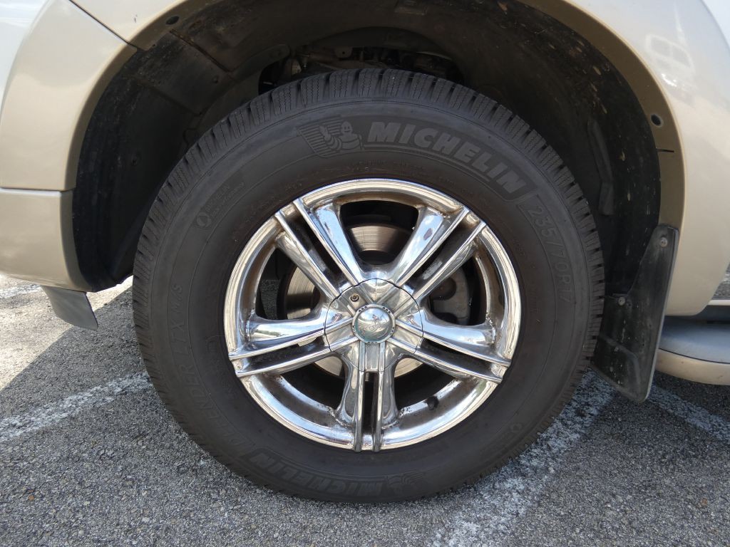 2010 Ford Explorer Image 22