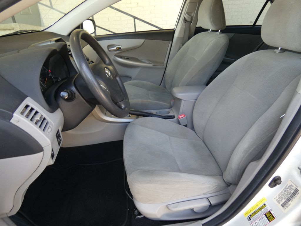 2012 Toyota Corolla Image 11