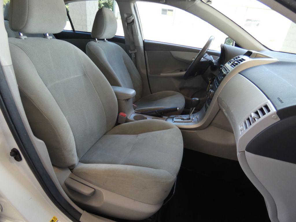 2012 Toyota Corolla Image 12