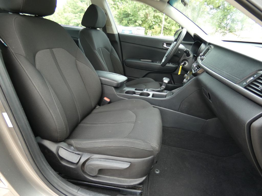 2017 Kia Optima Image 12