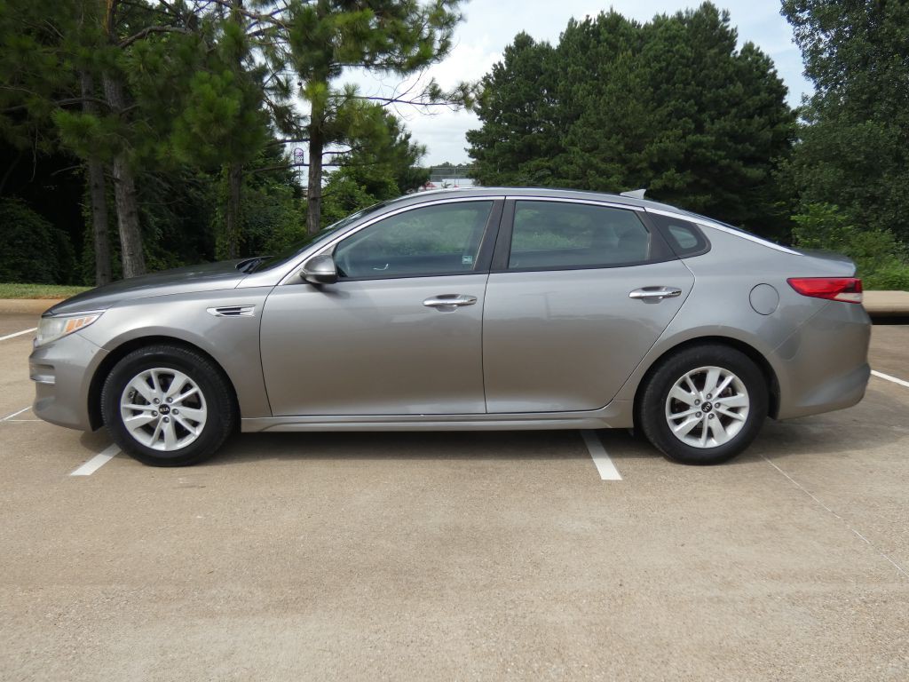 2017 Kia Optima Image 2
