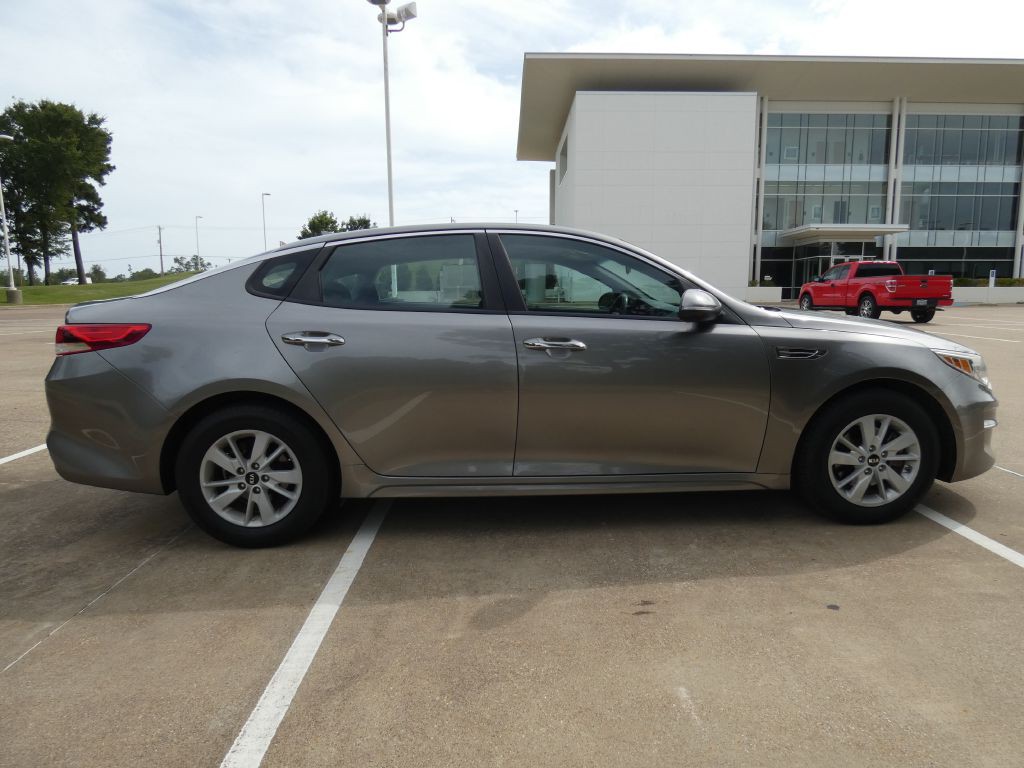 2017 Kia Optima Image 4