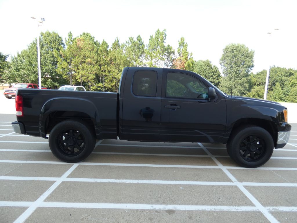 2007 GMC Sierra Image 3