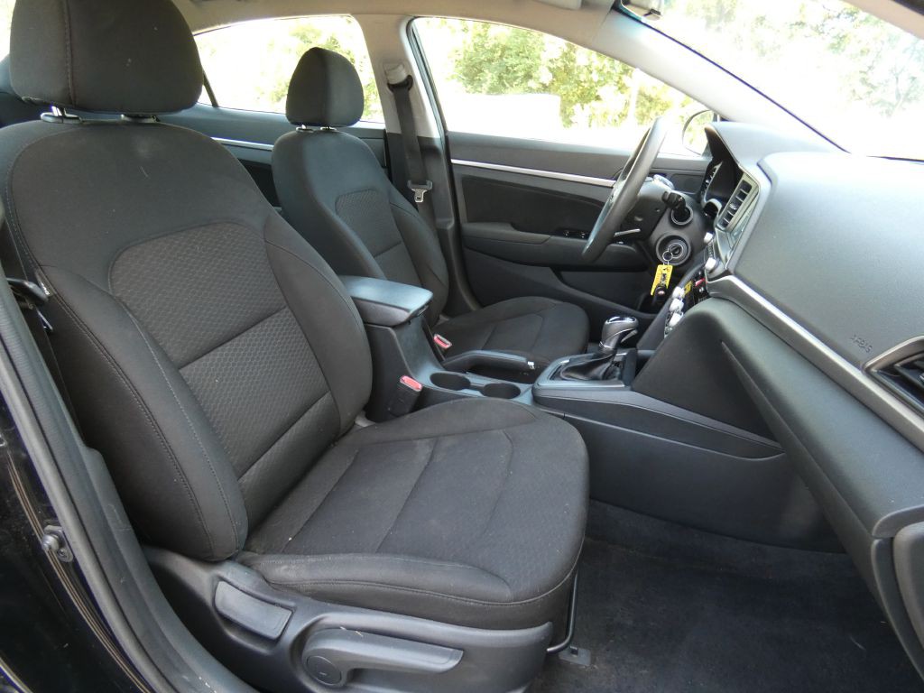 2020 Hyundai Elantra Image 12