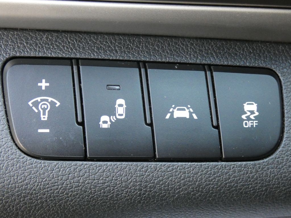 2020 Hyundai Elantra Image 16