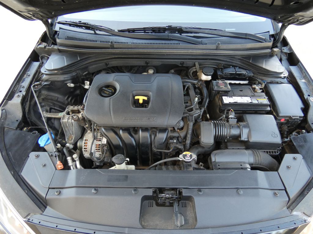 2020 Hyundai Elantra Image 22