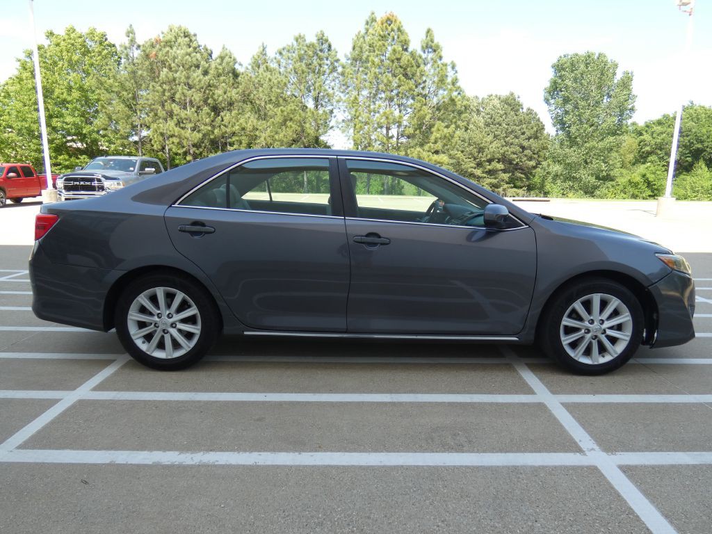 2014 Toyota Camry Image 3