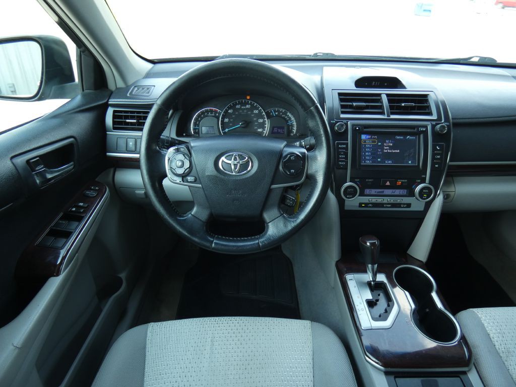 2014 Toyota Camry Image 7