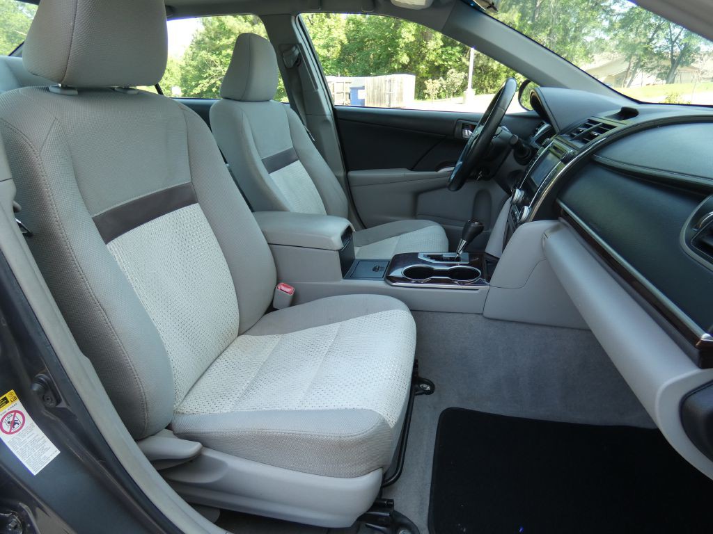 2014 Toyota Camry Image 12