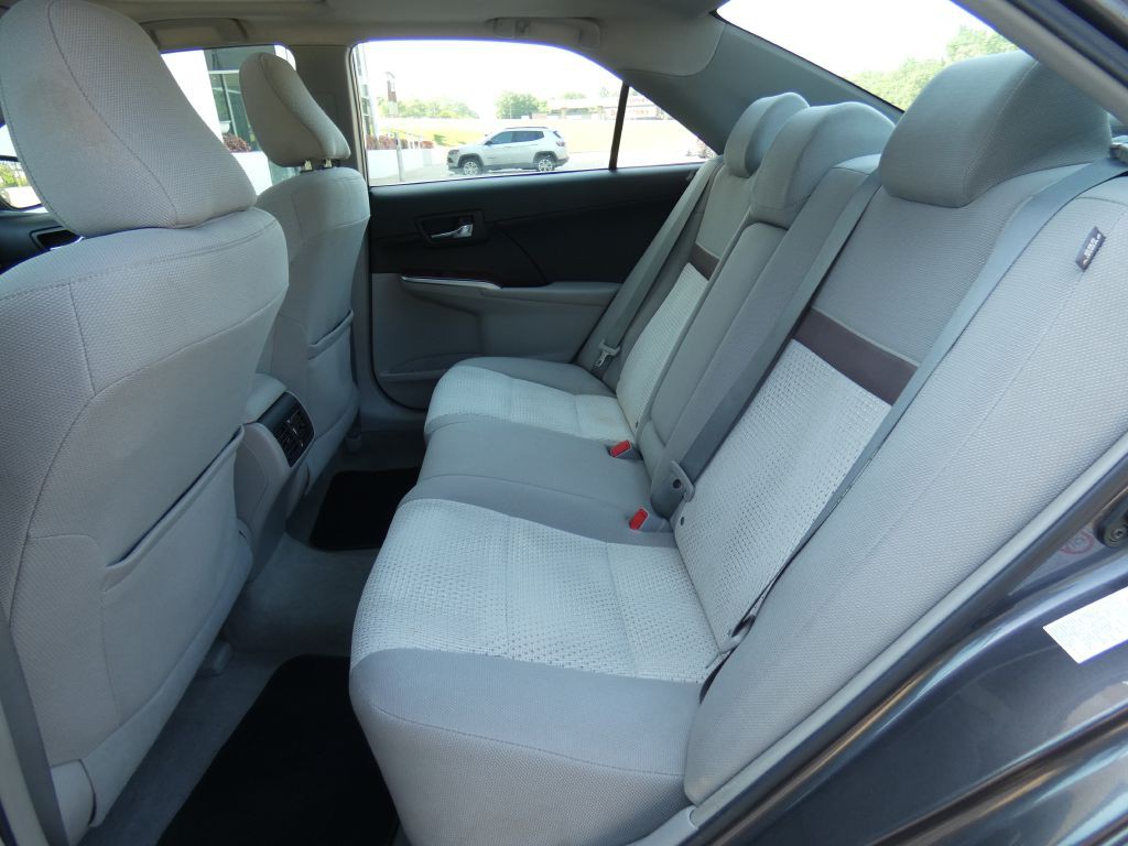 2014 Toyota Camry Image 13