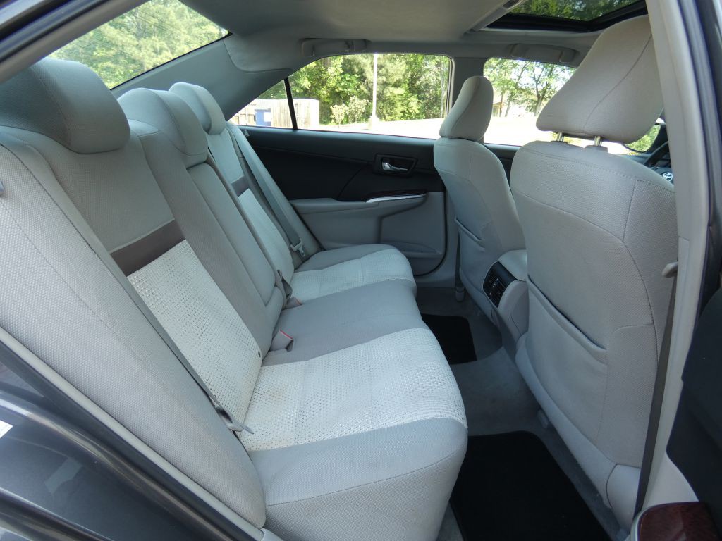 2014 Toyota Camry Image 14