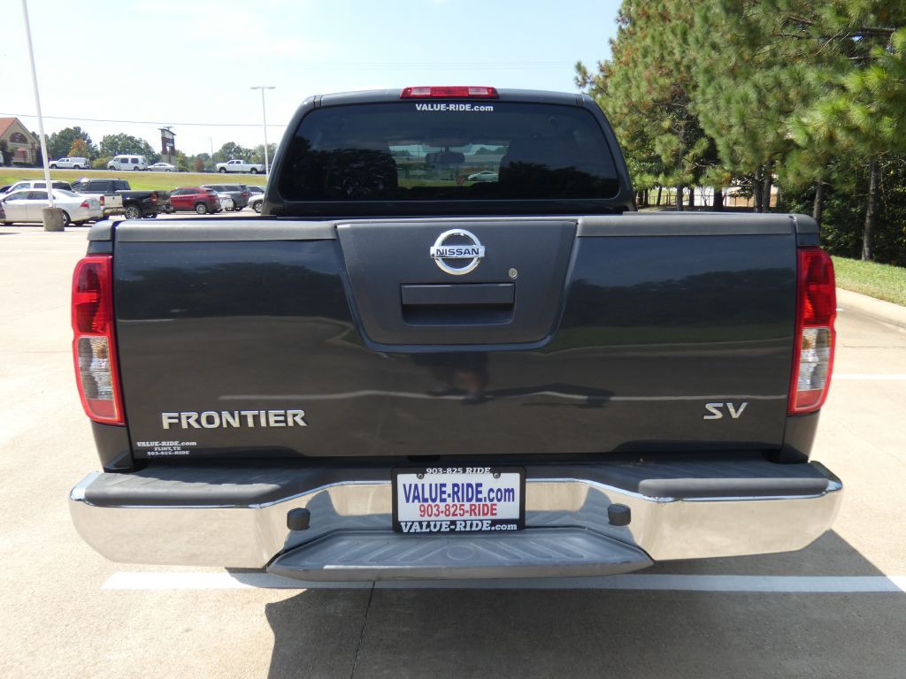 2011 Nissan Frontier Image 2