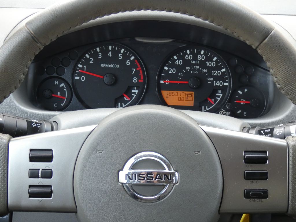2011 Nissan Frontier Image 9