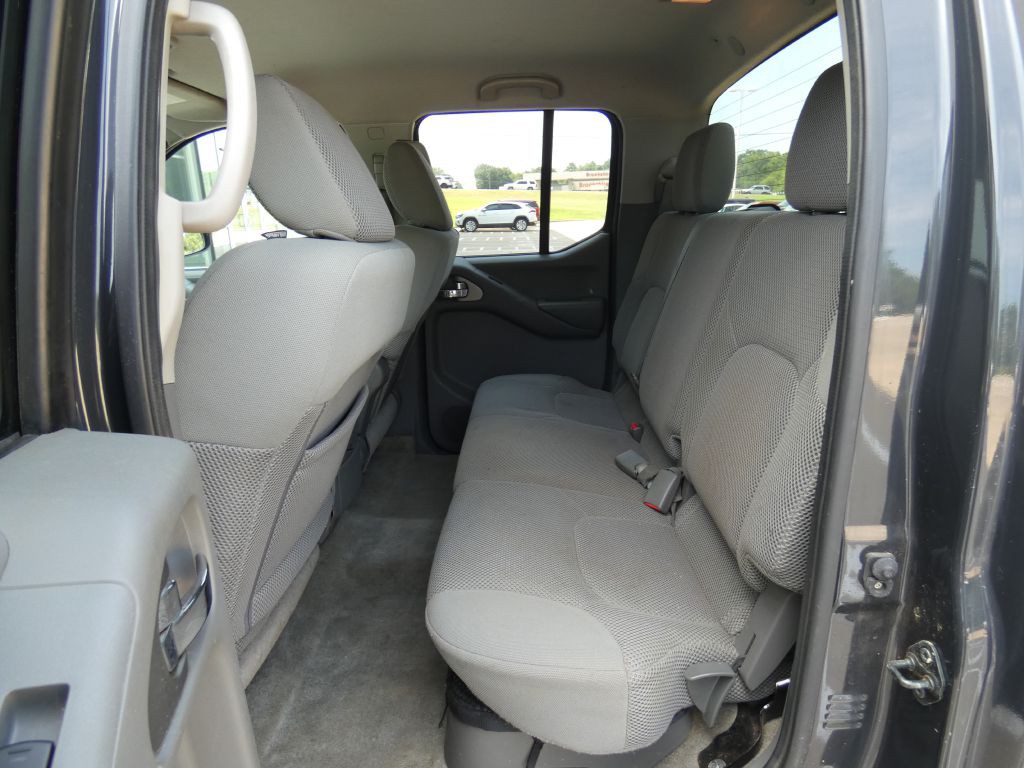 2011 Nissan Frontier Image 13